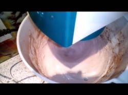 Торт шоколадная Павлова с рикоттой и вишней в ликёре - шаг 5 Торт шоколадная Павлова с рикоттой и вишней в ликёре - шаг 5