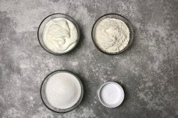 Торт сметанник на сковороде - шаг 1