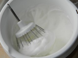 Торт творожный с фруктами - шаг 1