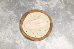 Тортилья с курицей и овощами в домашних условиях - шаг 8