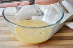 Треугольники из лаваша с начинкой на завтрак - шаг 10