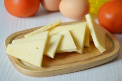 Треугольники из лаваша с начинкой на завтрак - шаг 3