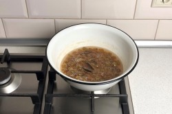 Царское изумрудное варенье из крыжовника с вишневым листом - шаг 14