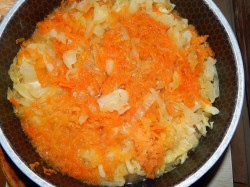 Тушеная капуста с тыквой и морковью - шаг 5 Тушеная капуста с тыквой и морковью - шаг 5