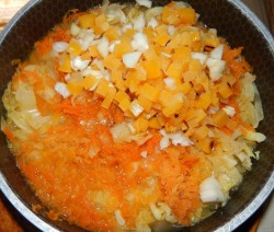 Тушеная капуста с тыквой и морковью - шаг 6 Тушеная капуста с тыквой и морковью - шаг 6