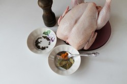 Тушенка из курицы в духовке - шаг 1 Тушенка из курицы в духовке - шаг 1