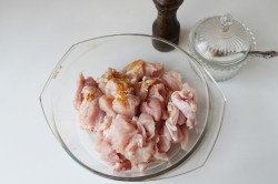 Тушенка из курицы в духовке - шаг 2 Тушенка из курицы в духовке - шаг 2