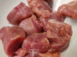 Тушенка из утки на зиму в домашних условиях - шаг 2 Тушенка из утки на зиму в домашних условиях - шаг 2