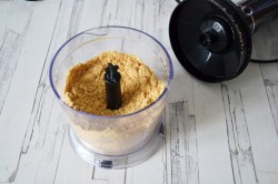 Творожный торт без выпечки - шаг 2 Творожный торт без выпечки - шаг 2