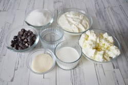 Творожный торт без выпечки - шаг 7 Творожный торт без выпечки - шаг 7