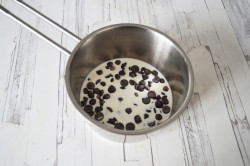 Творожный торт без выпечки - шаг 9 Творожный торт без выпечки - шаг 9