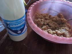 Творожный торт без выпечки с йогуртом - шаг 3 Творожный торт без выпечки с йогуртом - шаг 3