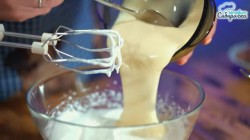 Торт желатин, сгущенка, творог и сметана без выпечки - шаг 3