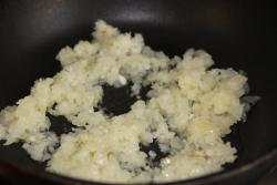 Домашняя колбаса из свинины в кишках - шаг 5