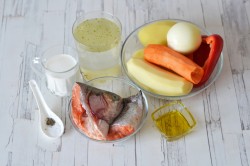 Уха по-фински из форели со сливками - шаг 1 Уха по-фински из форели со сливками - шаг 1