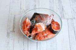 Уха по-фински из форели со сливками - шаг 2 Уха по-фински из форели со сливками - шаг 2