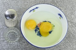 Вафельные коржи с фаршем в кляре на сковороде - шаг 10 Вафельные коржи с фаршем в кляре на сковороде - шаг 10