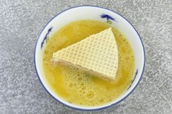 Вафельные коржи с фаршем в кляре на сковороде - шаг 11 Вафельные коржи с фаршем в кляре на сковороде - шаг 11