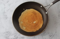 Вафли на сковороде без вафельницы - шаг 8