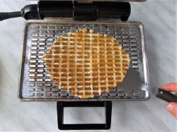 Вафли в советской вафельнице - шаг 12