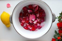 Варенье из лепестков чайных роз - шаг 9