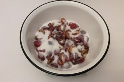 Варенье из слив с какао - шаг 4