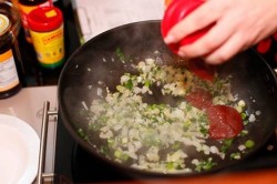 Великолепный итальянский соус Помадоро - шаг 2