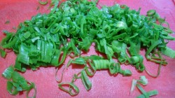 Весенний салат из крапивы с яйцом и щавелем - шаг 4 Весенний салат из крапивы с яйцом и щавелем - шаг 4