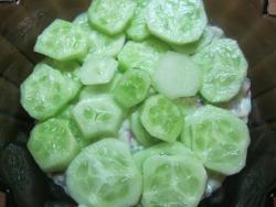 Весенний витаминный салат - шаг 8