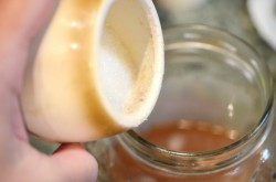 Вино из желтой сливы домашнее - шаг 9