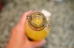 Вино из желтой сливы домашнее - шаг 12