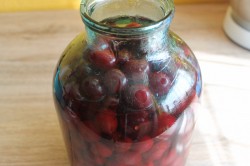 Вишневая наливка на водке - шаг 2