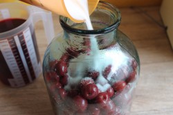Вишневая наливка на водке - шаг 5
