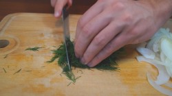 Салат из квашеной капусты и свеклы с кунжутом - шаг 4 Салат из квашеной капусты и свеклы с кунжутом - шаг 4