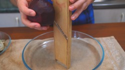 Салат из квашеной капусты и свеклы с кунжутом - шаг 6 Салат из квашеной капусты и свеклы с кунжутом - шаг 6