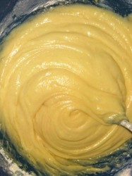 Воздушные кексы с вишней - шаг 6 Воздушные кексы с вишней - шаг 6