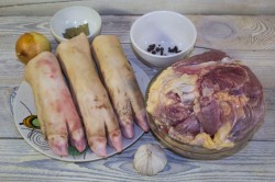 Холодец из свиных ножек и говядины - шаг 1 Холодец из свиных ножек и говядины - шаг 1