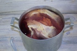 Холодец из свиных ножек и говядины - шаг 2 Холодец из свиных ножек и говядины - шаг 2