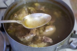 Холодец из свиных ножек и говядины - шаг 6 Холодец из свиных ножек и говядины - шаг 6