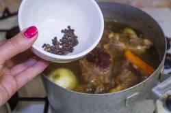Холодец из свиных ножек и говядины - шаг 9 Холодец из свиных ножек и говядины - шаг 9