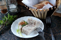 Холодец из свиных ножек и рульки - шаг 10 Холодец из свиных ножек и рульки - шаг 10