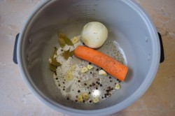 Холодец в мультиварке-скороварке - шаг 2 Холодец в мультиварке-скороварке - шаг 2