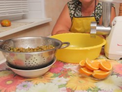 Холодное варенье из крыжовника - шаг 1