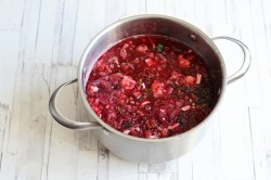 Холодный борщ классический с вареной свеклой и ботвой - шаг 14