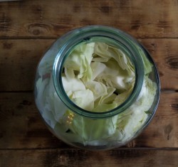 Хрустящая маринованная капуста в банке на зиму - шаг 7 Хрустящая маринованная капуста в банке на зиму - шаг 7