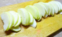 Яблочный пирог с творогом и лимоном - шаг 2 Яблочный пирог с творогом и лимоном - шаг 2