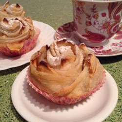 Яблочные розы