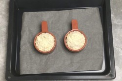 Яблочный крамбл с яблоками - шаг 11