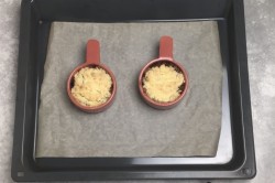 Яблочный крамбл с яблоками - шаг 12