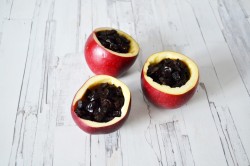 Яблоки фаршированные черносливом - шаг 4 Яблоки фаршированные черносливом - шаг 4